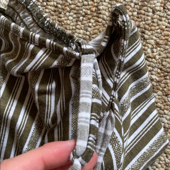 Vertical striped pantsuit! - Picture 3 of 5